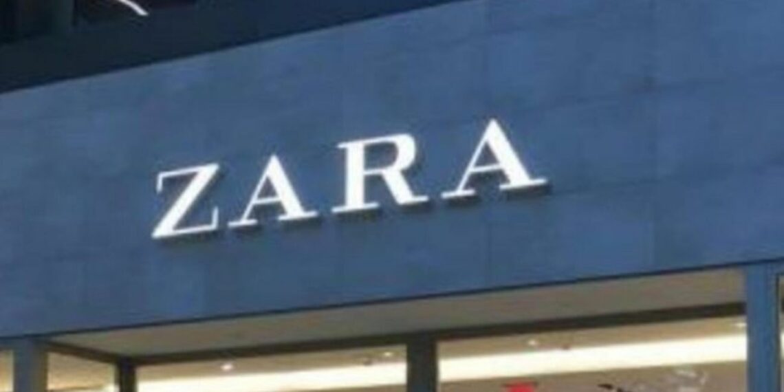 Zara te ofrece unos mules de tacón ancho para que no pares en toda la noche
