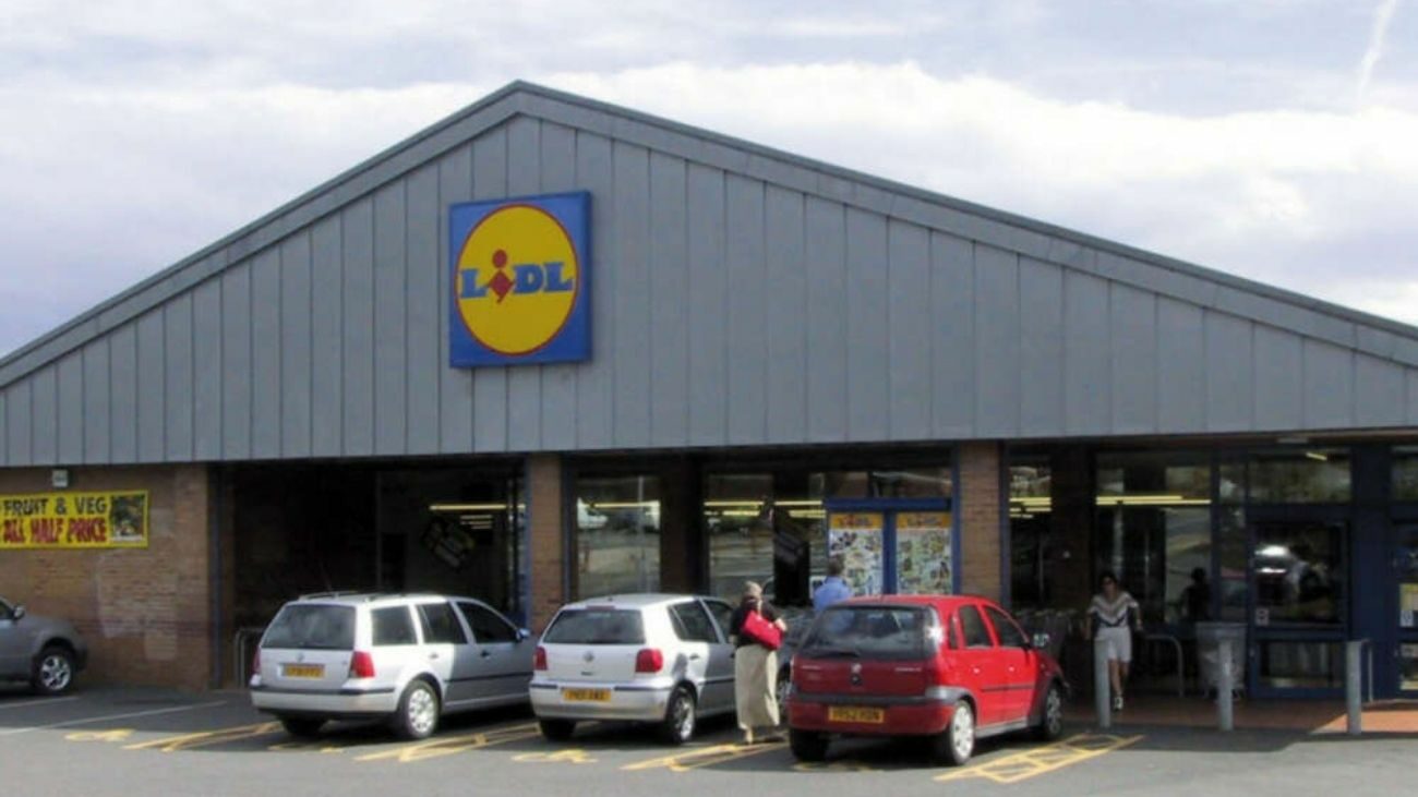 Plancha del pelo popular a precio económico en Lidl - Muestras gratis