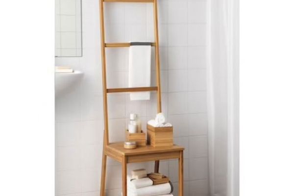 Silla toallero perfecta para el baño y está en Ikea