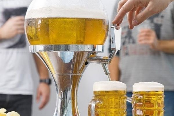 Carrefour vende un mini dispensador de cerveza para el Día del Padre