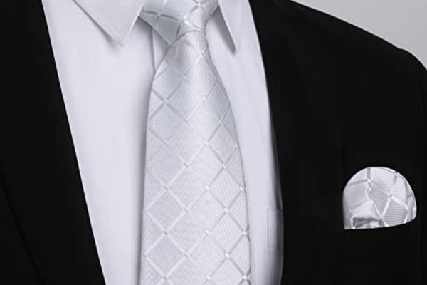 Amazon tiene un combo de corbata y pañuelo con más de 30 tonalidades y miles de valoraciones positivas 