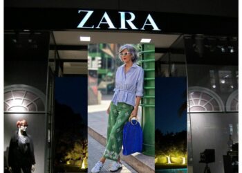 El pantalón de lino con bordados de Zara fichaje de las influencers que combinan con zapatillas o calzado plano