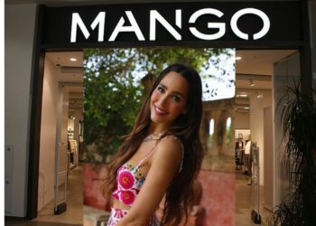 Rocío Osorno marca tendencia con un precioso y colorido conjunto de Mango que arrasa en ventas