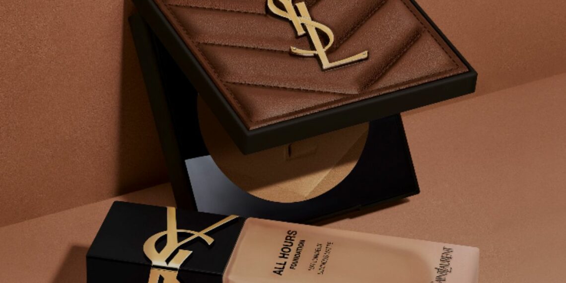 Consigue una de las 8000 muestras gratis de All Hours Foundation de YSL