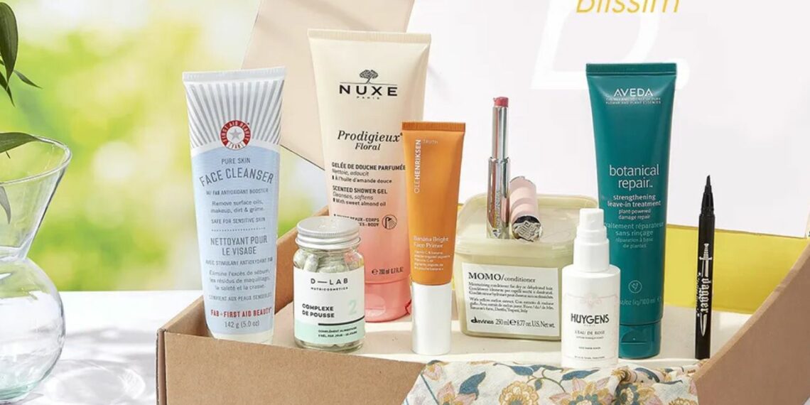 Blissim lanza campaña de embajadoras para la caja de belleza navideña