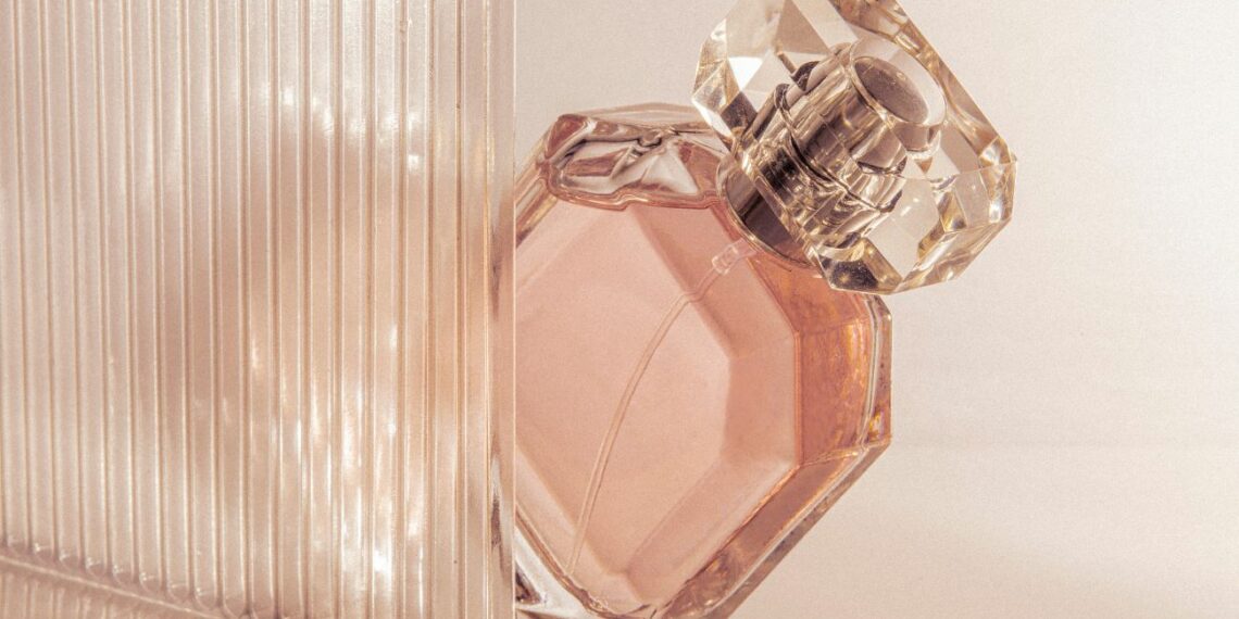 Perfume Ella Ella de Cacharel consigue tu muestra gratis en El Corte Inglés