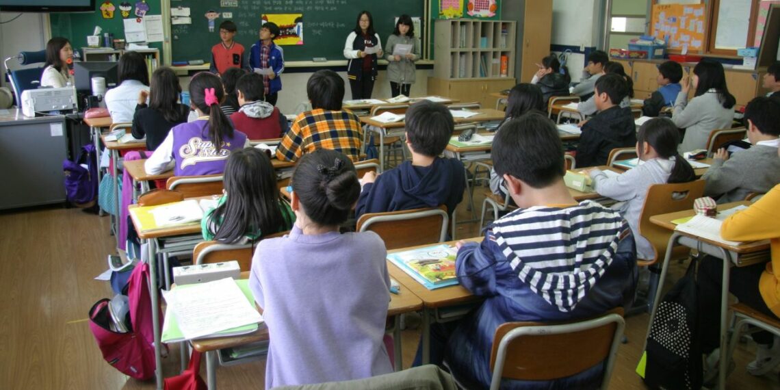 El SEPE publica casi 500 ofertas de empleo en colegios sin necesidad de experiencia