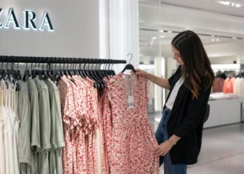 Rebajas en Zara: vestidos de primavera por menos de 25 euros en su última oportunidad
