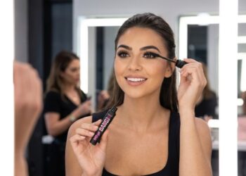 Consigue una muestra gratis de la máscara Benefit BADgal Bang